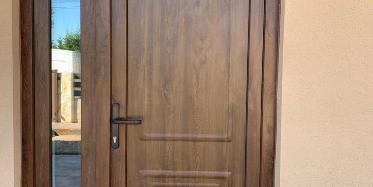 26, puerta entrada vivienda moderna madrid