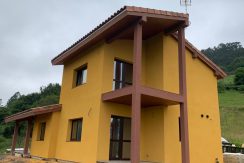 Casas prefabricadas Asturias Una casa bonita pasiva con facilidades de pago, que combinan lo antiguo y lo nuevo, la tradición y la actualidad, dispone de tres dormitorios, un amplio salón comedor con cocina americana, dos baños, tres porches y balcón.